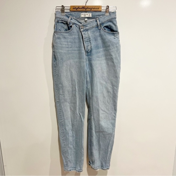 Abercrombie & Fitch Curve Love High Rise Dad Jean Criss Cross Waist Light Wash - Picture 2 of 6